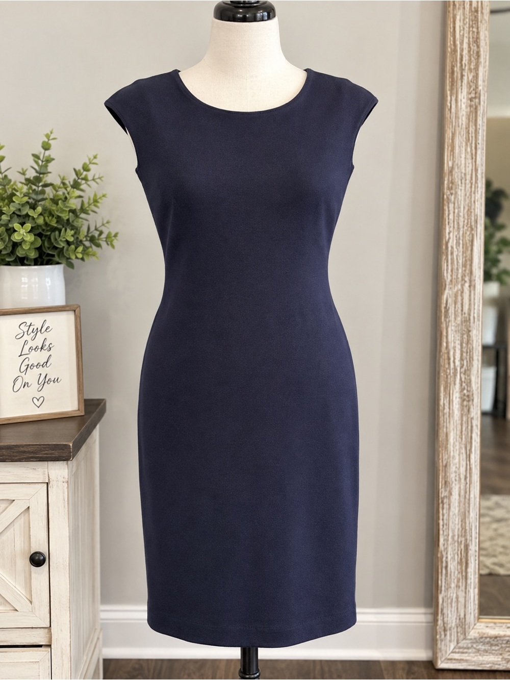 St. John Sleek Navy Cap-Sleeve Sheath Dress